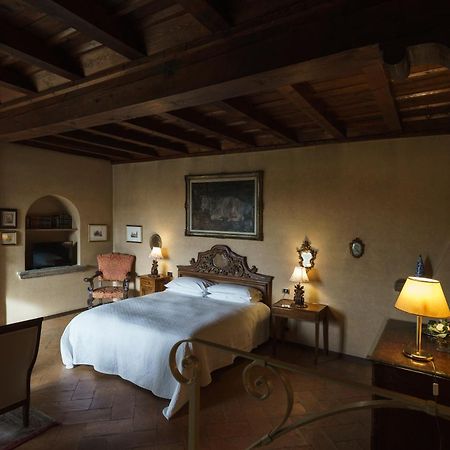 مبيت وإفطار Castello Di Cernusco Lombardone الغرفة الصورة