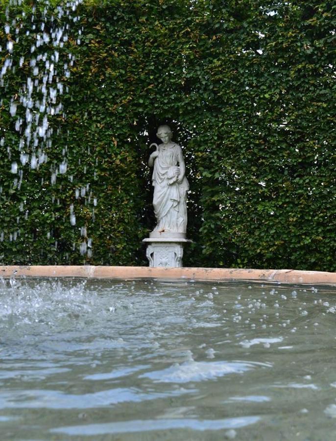 مبيت وإفطار Castello Di Cernusco Lombardone المظهر الخارجي الصورة