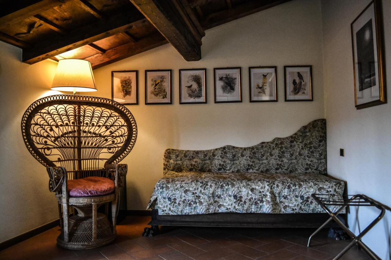 مبيت وإفطار Castello Di Cernusco Lombardone المظهر الخارجي الصورة