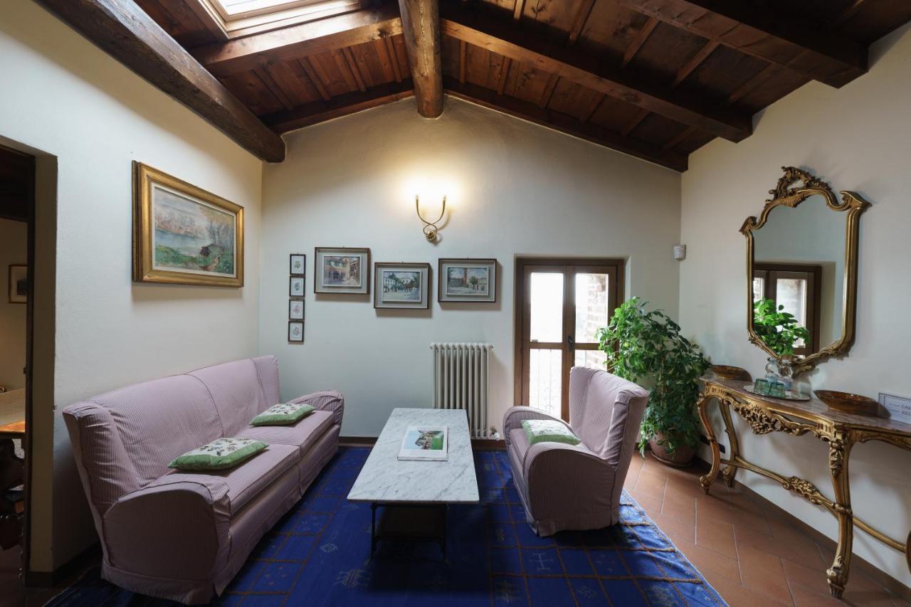 مبيت وإفطار Castello Di Cernusco Lombardone المظهر الخارجي الصورة