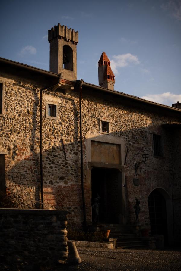 مبيت وإفطار Castello Di Cernusco Lombardone المظهر الخارجي الصورة