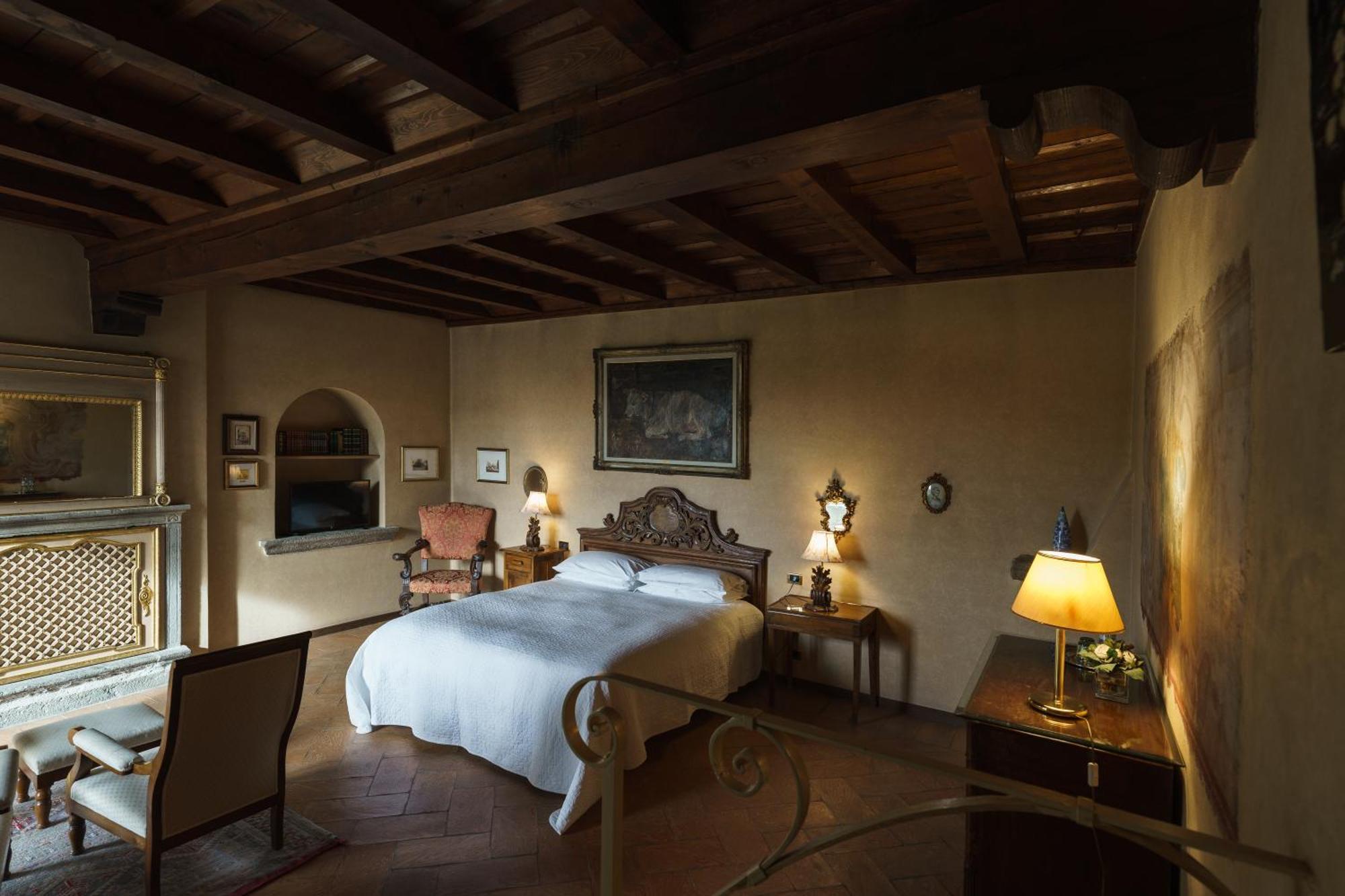 مبيت وإفطار Castello Di Cernusco Lombardone الغرفة الصورة