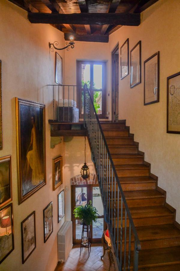 مبيت وإفطار Castello Di Cernusco Lombardone المظهر الخارجي الصورة