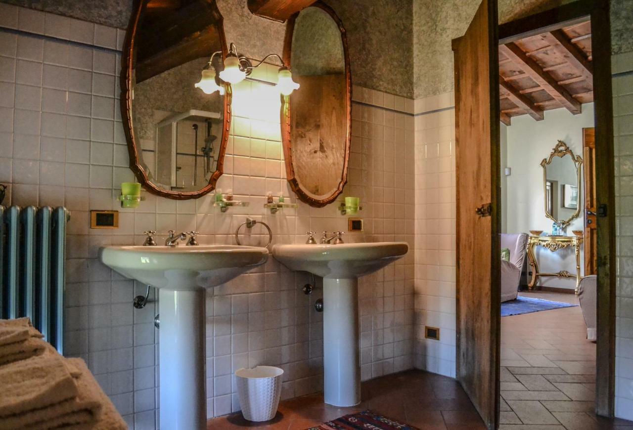 مبيت وإفطار Castello Di Cernusco Lombardone المظهر الخارجي الصورة