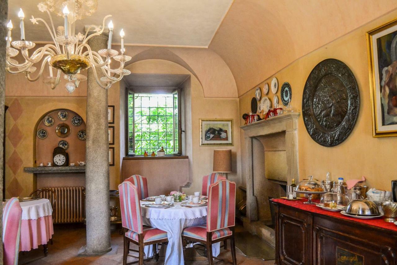 مبيت وإفطار Castello Di Cernusco Lombardone المظهر الخارجي الصورة