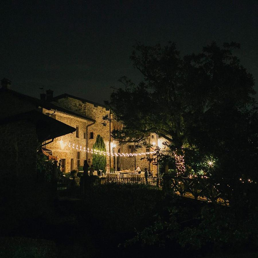 مبيت وإفطار Castello Di Cernusco Lombardone المظهر الخارجي الصورة